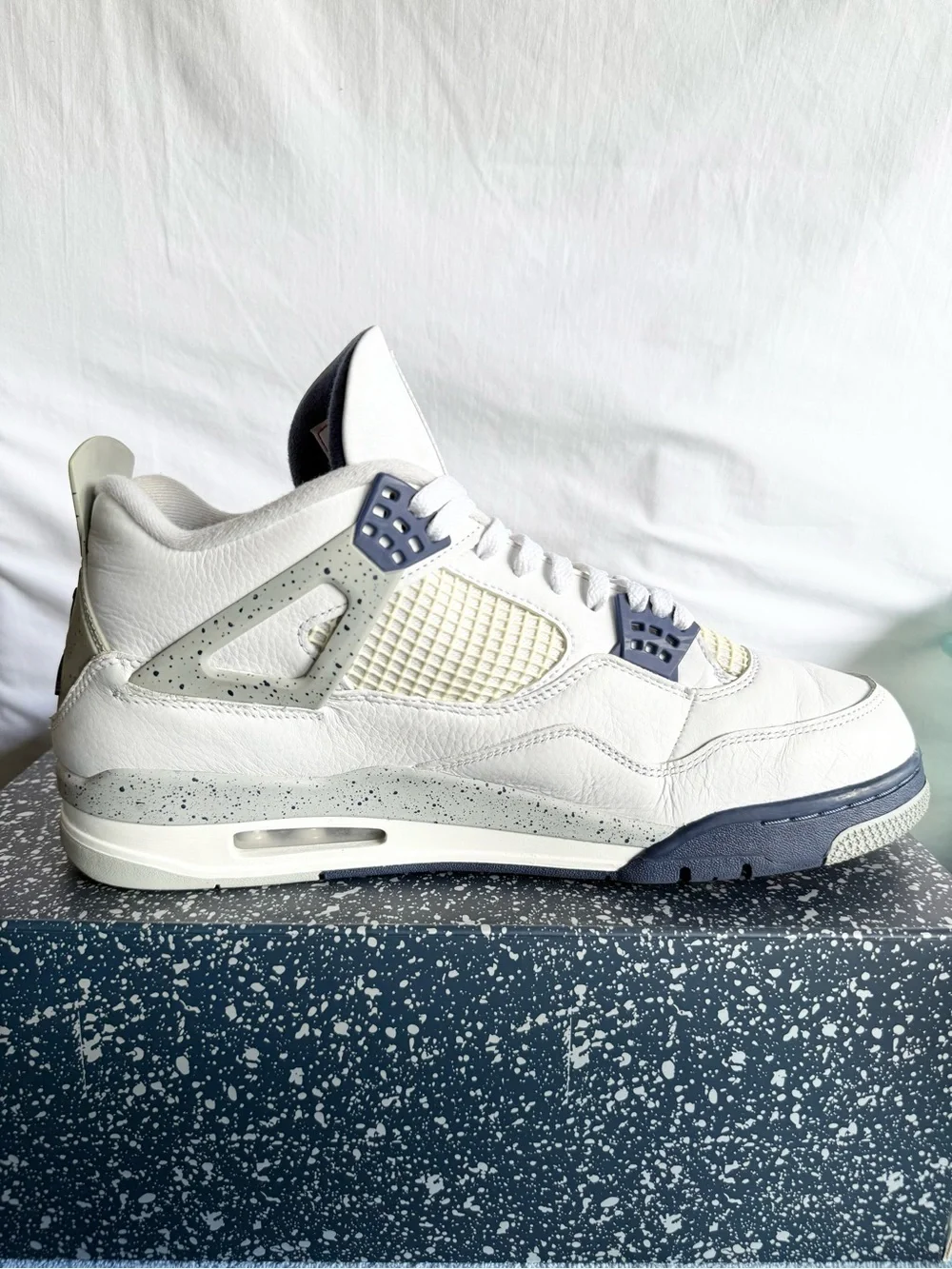 AUTHENTIC Jordan 4 Retro Midnight Navy Size 13 DH6927-140 2022 PRE-OWNED